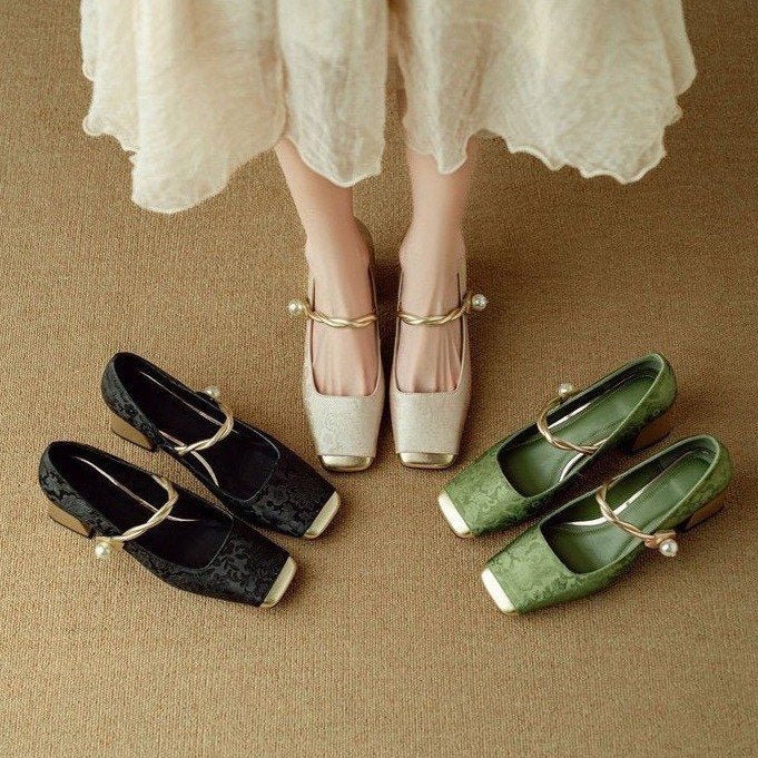 Naila Pumps - My Store